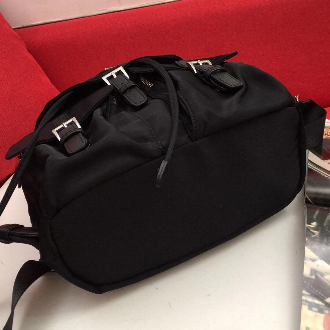 Wholesale classic canvas backpack parachute fabric waterproof nylon rucksack schoolbag travel new wome bag fashion backpack shoulder bag m