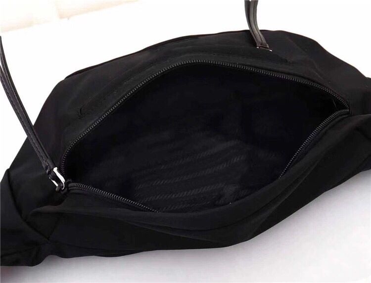 Designer Waist Bags Luxury waterproof canvas belt bag chest pack for men Cross Body Shoulder Bag for man Temperament Bumbag Cross Fanny Pack Zipper closure