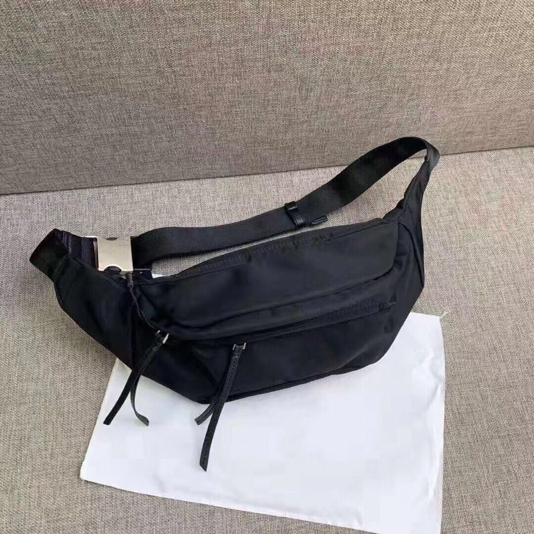 Designer Waist Bags Luxury waterproof canvas belt bag chest pack for men Cross Body Shoulder Bag for man Temperament Bumbag Cross Fanny Pack Zipper closure
