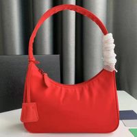 Nylon hobo red