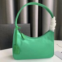 Nylon hobo green