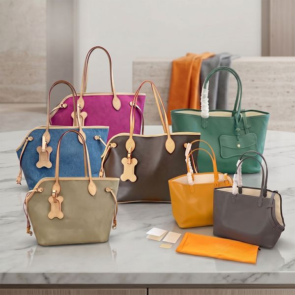 Designer Pet Carrier Bag Luxury Women Tote Bags Luxury Influencer Style Dog Cat Travel Handbags Large Capacity Bone Charm Puppy Purse Fashion Outdoor Shoulder Bag