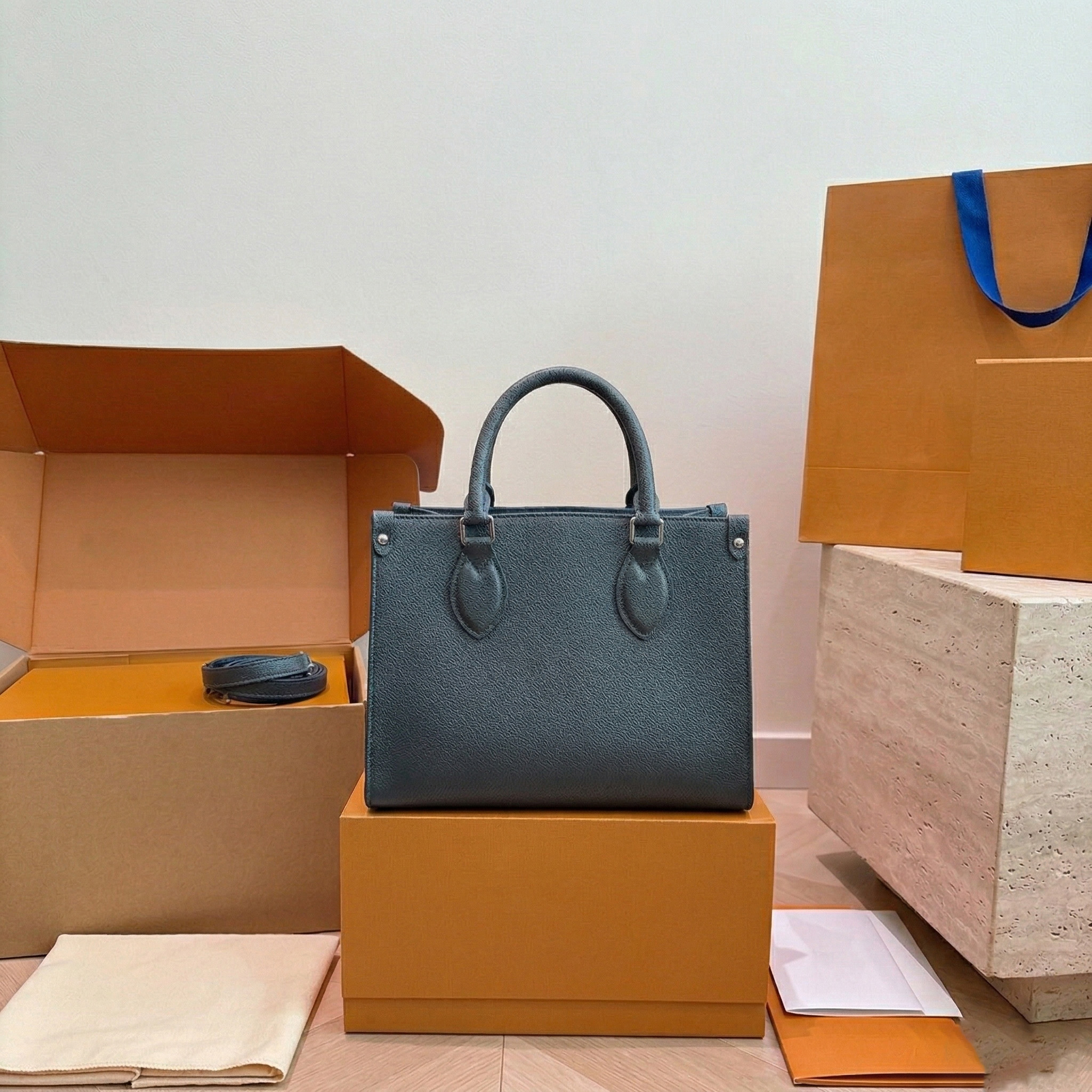 High Quality Real Cowhide Leather Boston Bag for Women Vintage Designer Handbags Luxury Ladies Shoulder Crossbody Bags Elegant Commuter Tote Bag Womens Purse PRPU